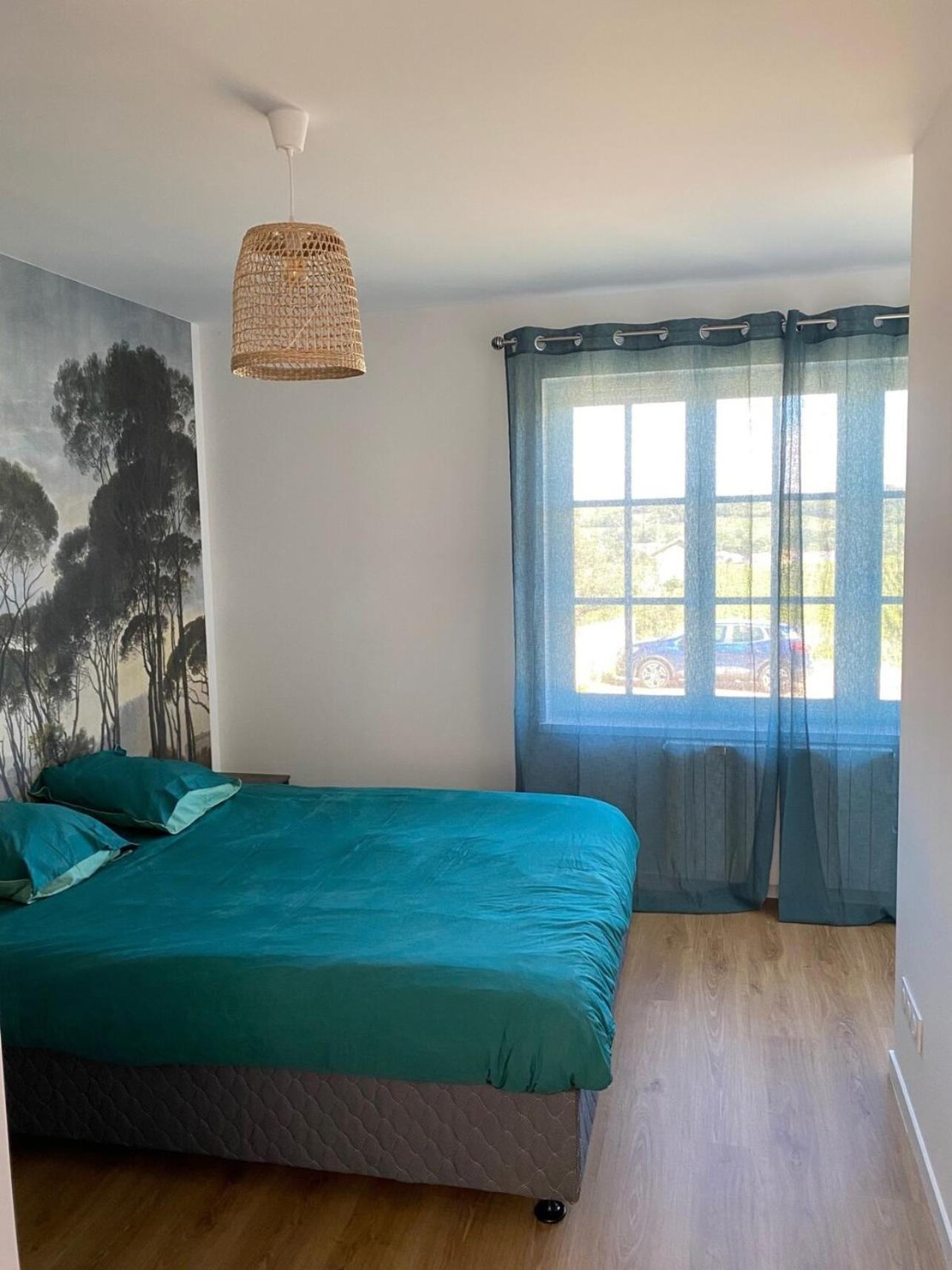 Ferienwohnung Les Hirondelles De Fuiss Fuissé Exterior foto