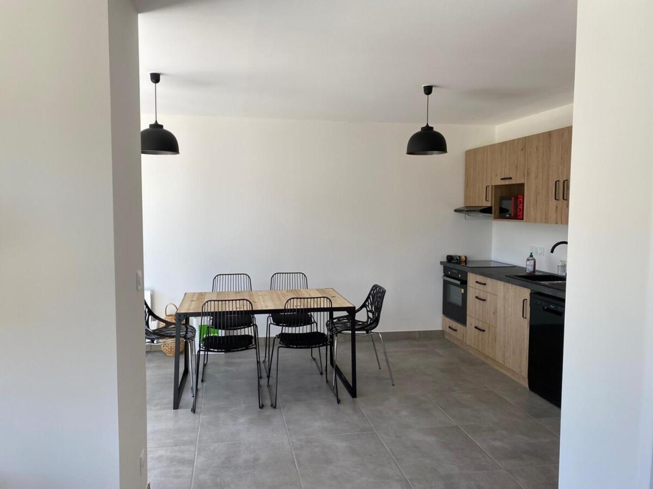 Ferienwohnung Les Hirondelles De Fuiss Fuissé Exterior foto