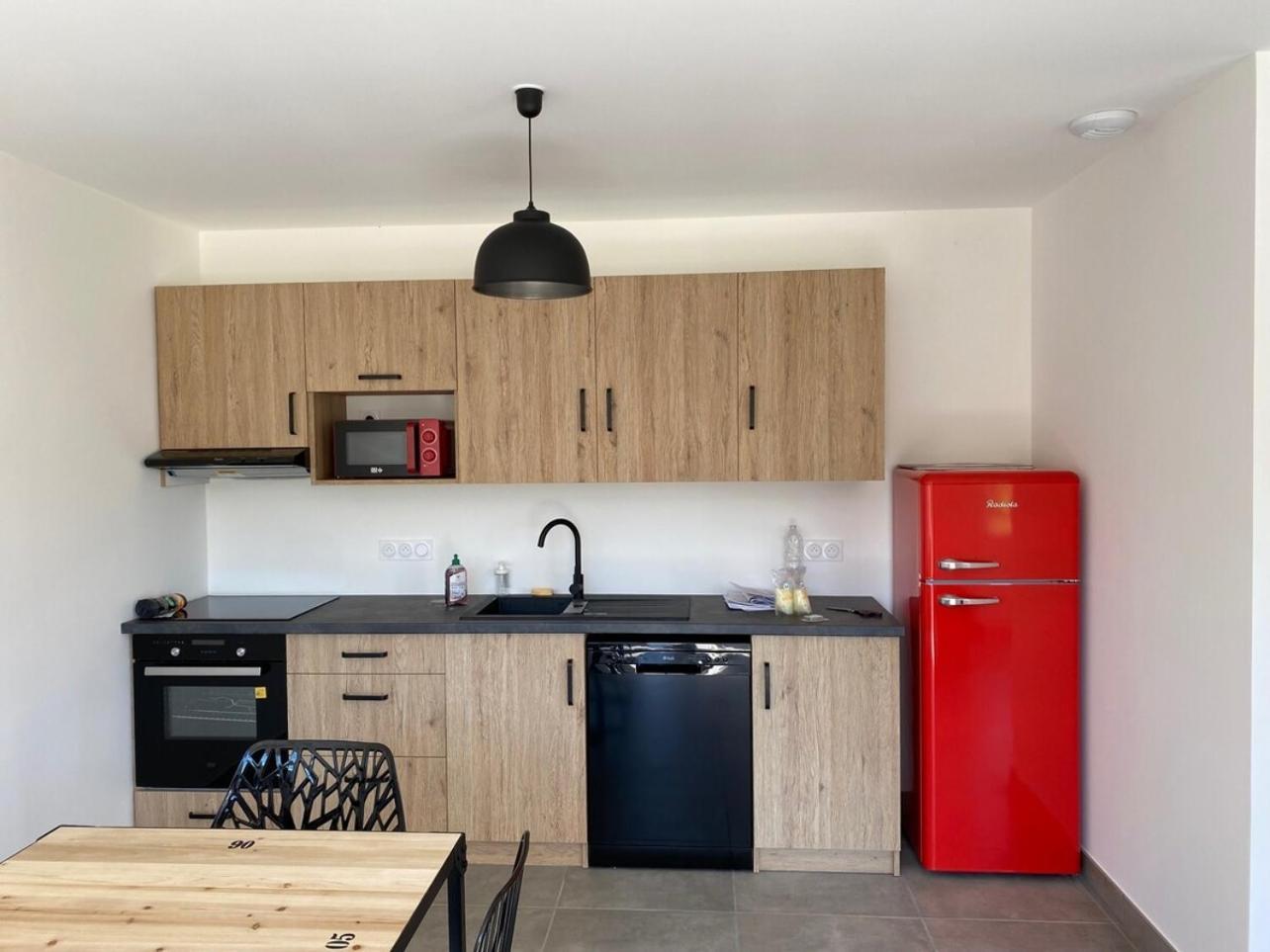 Ferienwohnung Les Hirondelles De Fuiss Fuissé Exterior foto