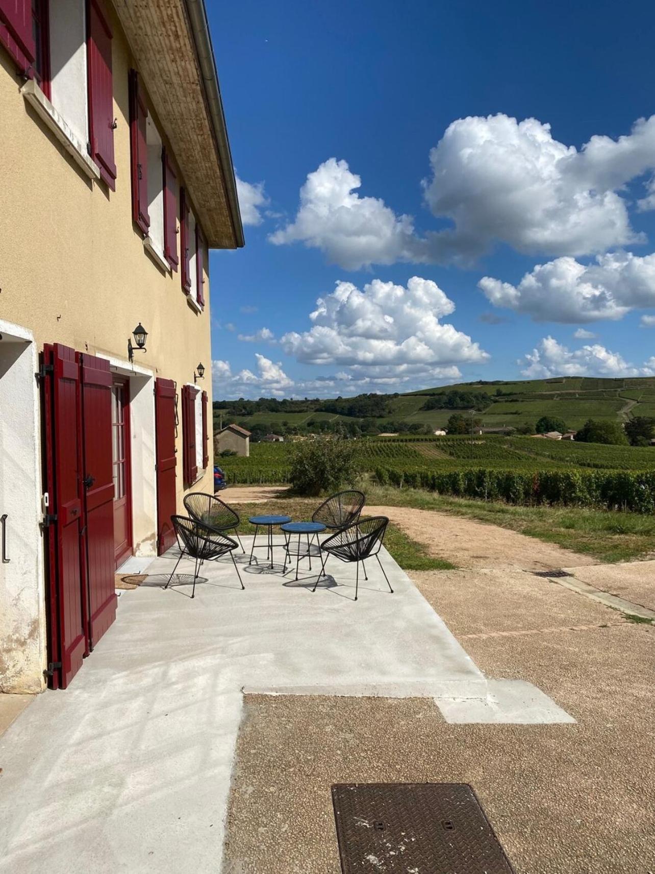 Ferienwohnung Les Hirondelles De Fuiss Fuissé Exterior foto